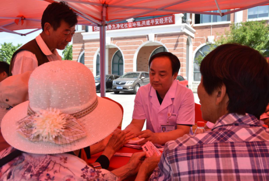 <a href='http://tanmianxu.com/a/1471.html' target='_blank'><u>石榮劍</u></a>